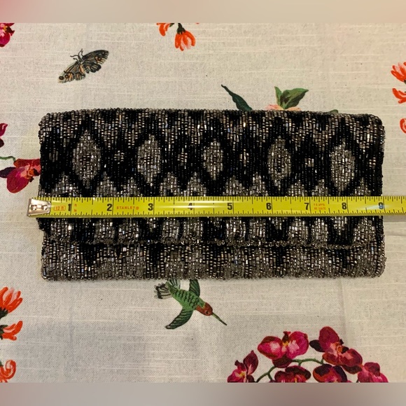 Moyna NY Black and Silver Shiny Hand Beaded Clutch - Picture 8 of 9